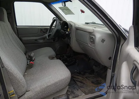 1998 Chevrolet S-10 Fleetside z USA, uszkodzony, nr VIN 1GCCS14X8W8134608